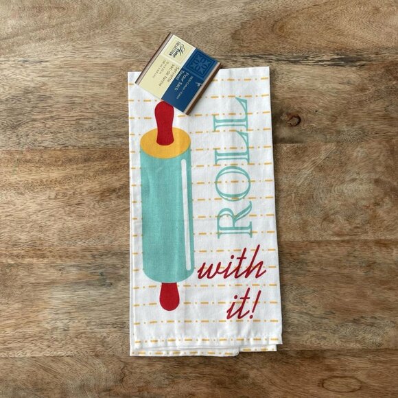 5/$20 NEW 2Pk Flipper & Rolling Pin Kitchen Towels - Picture 2 of 6